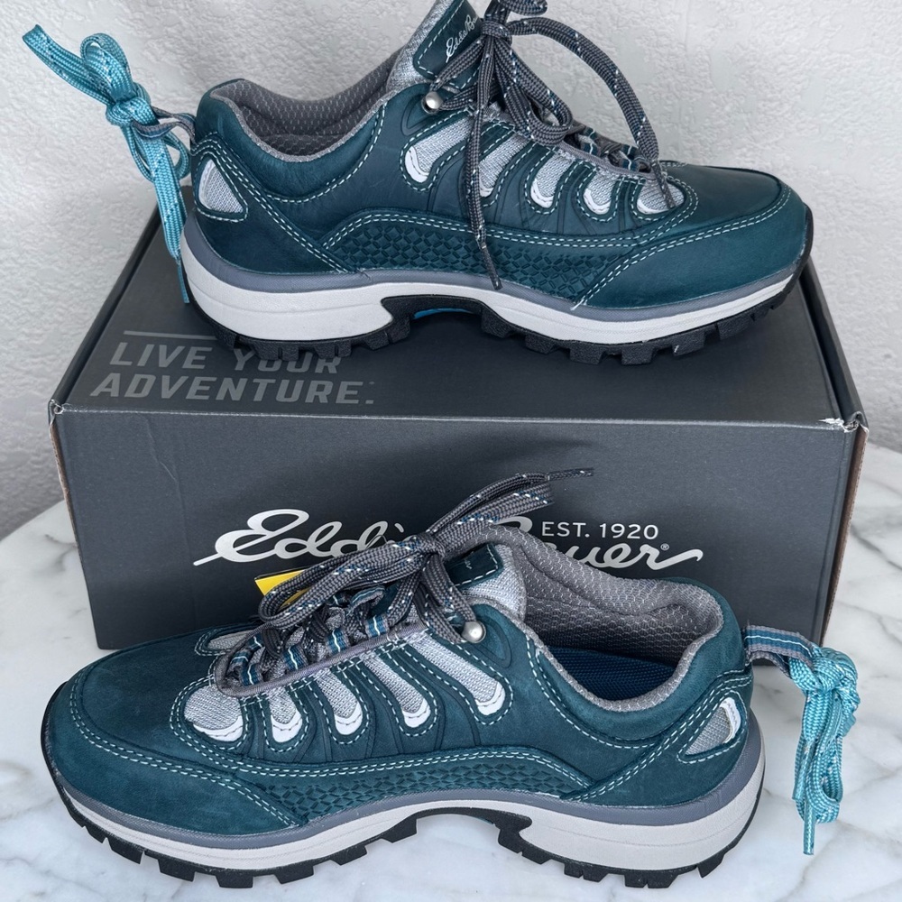 Eddie Bauer genuine leather,waterproof Hiking shoes MSRP$ 156  SZ 6.5